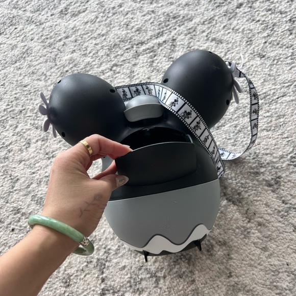 Disney steamboat Minnie popcorn bucket - Picture 2 of 2